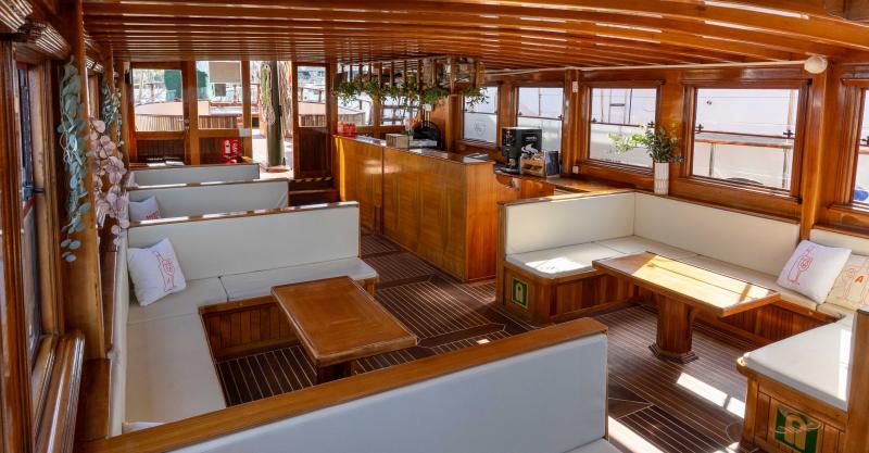 Interior Goleta Karya This is Med